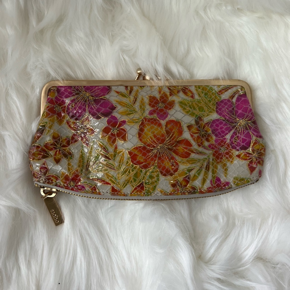 Hobo floral wallet